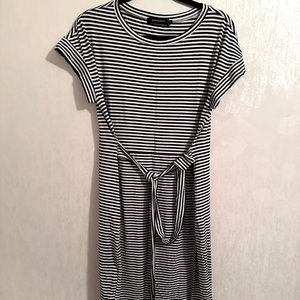 Merokeety Black and White Striped Dress
